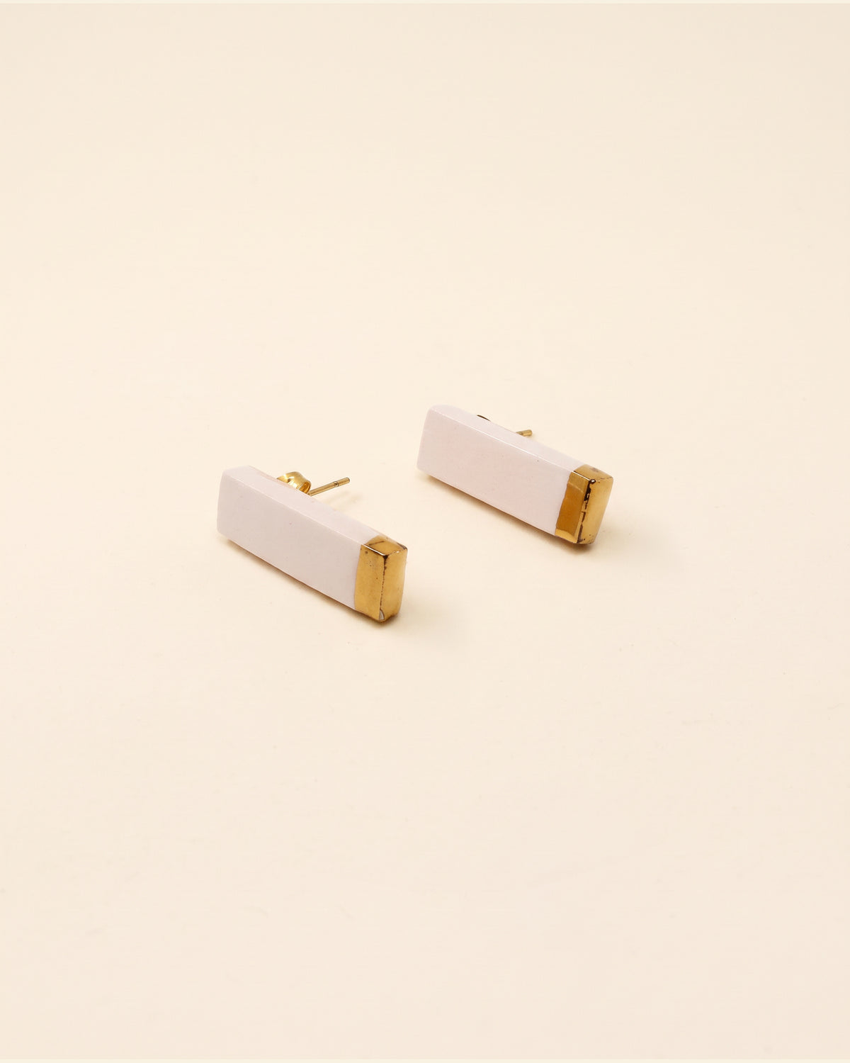 Handmade gold plated earrings, pink, gold — packshot
