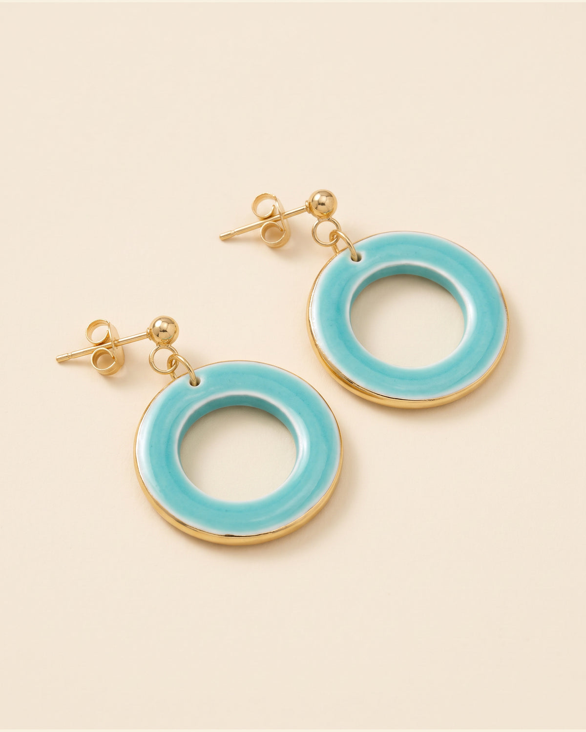 Handmade gold plated earrings, turquoise, gold — packshot