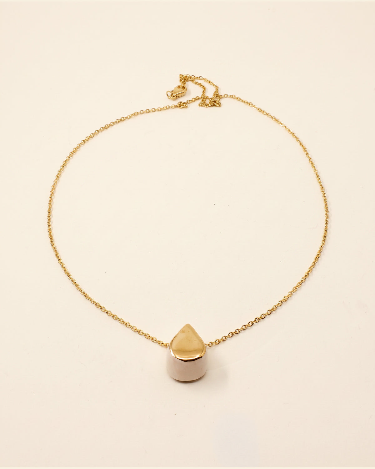 Handmade gold plated necklace, pink, gold — packshot