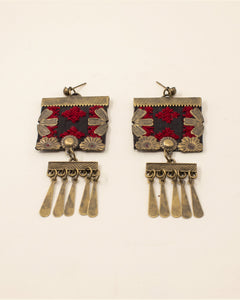 Handmade Balochi embroidered earrings, gold, red — packshot