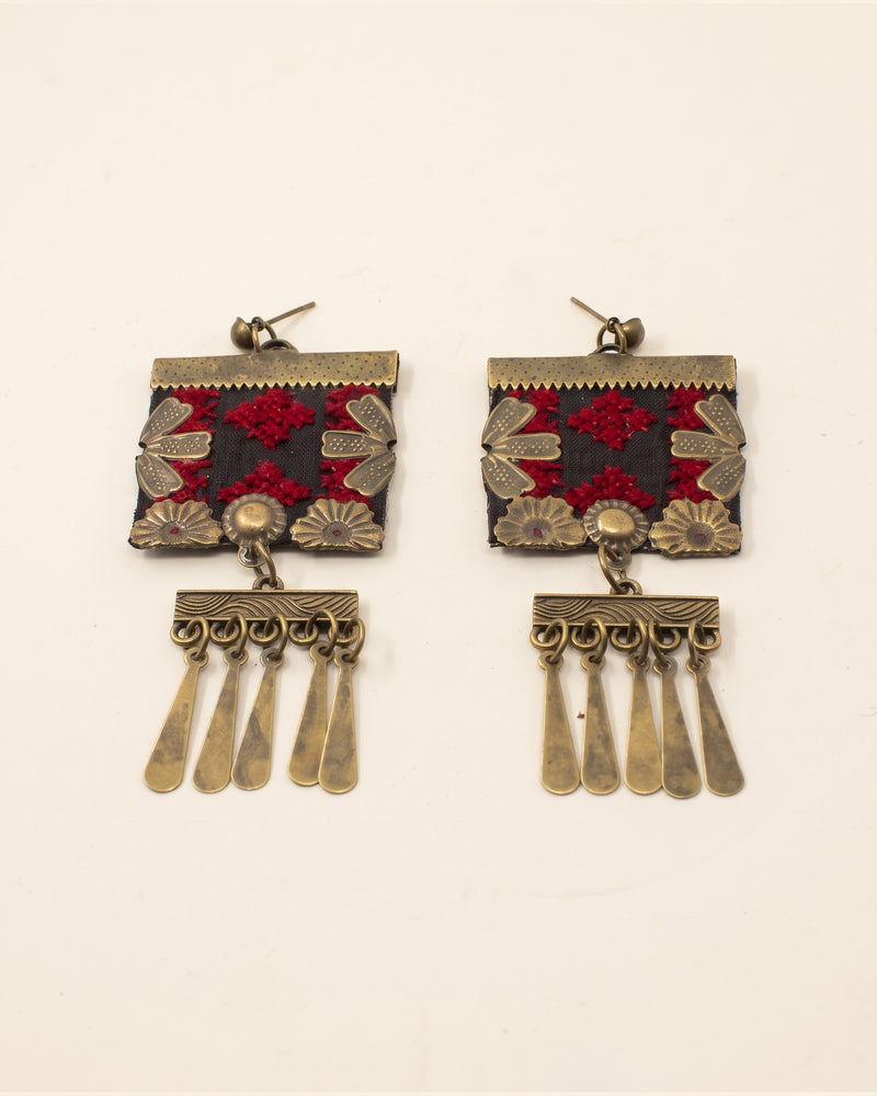 Handmade Balochi embroidered earrings, gold, red — packshot