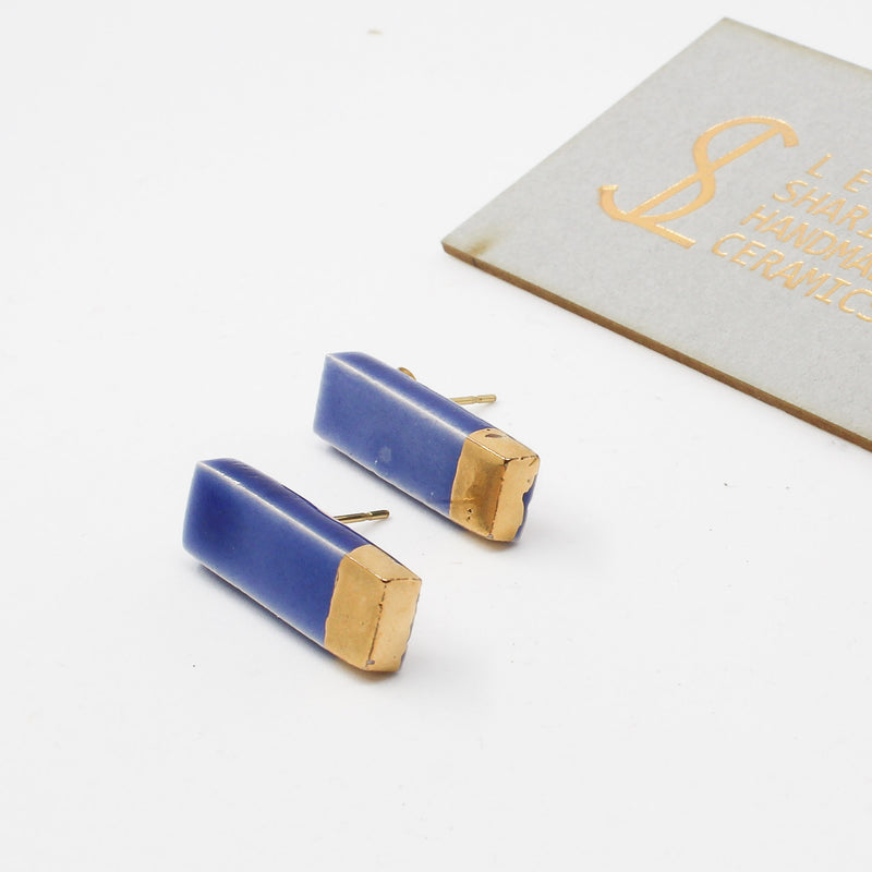 Handmade gold plated ceramic earrings, blue, gold — detail