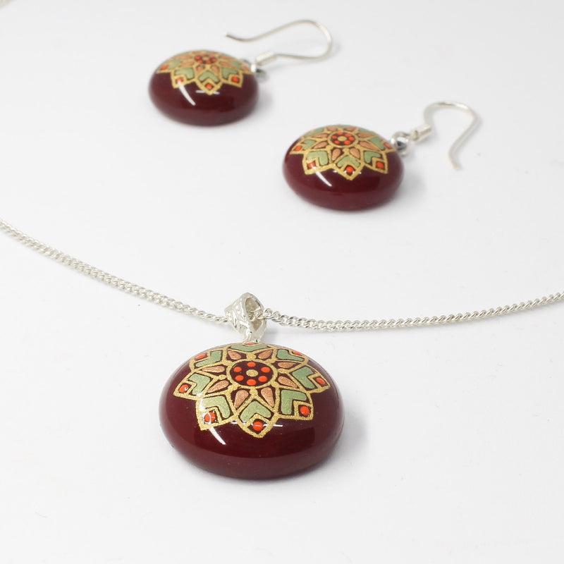 Handmade enamel necklace and earrings, red, gold — detail