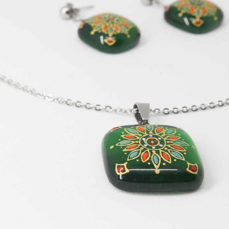 Handmade enamel necklace and earrings, green, gold — detail