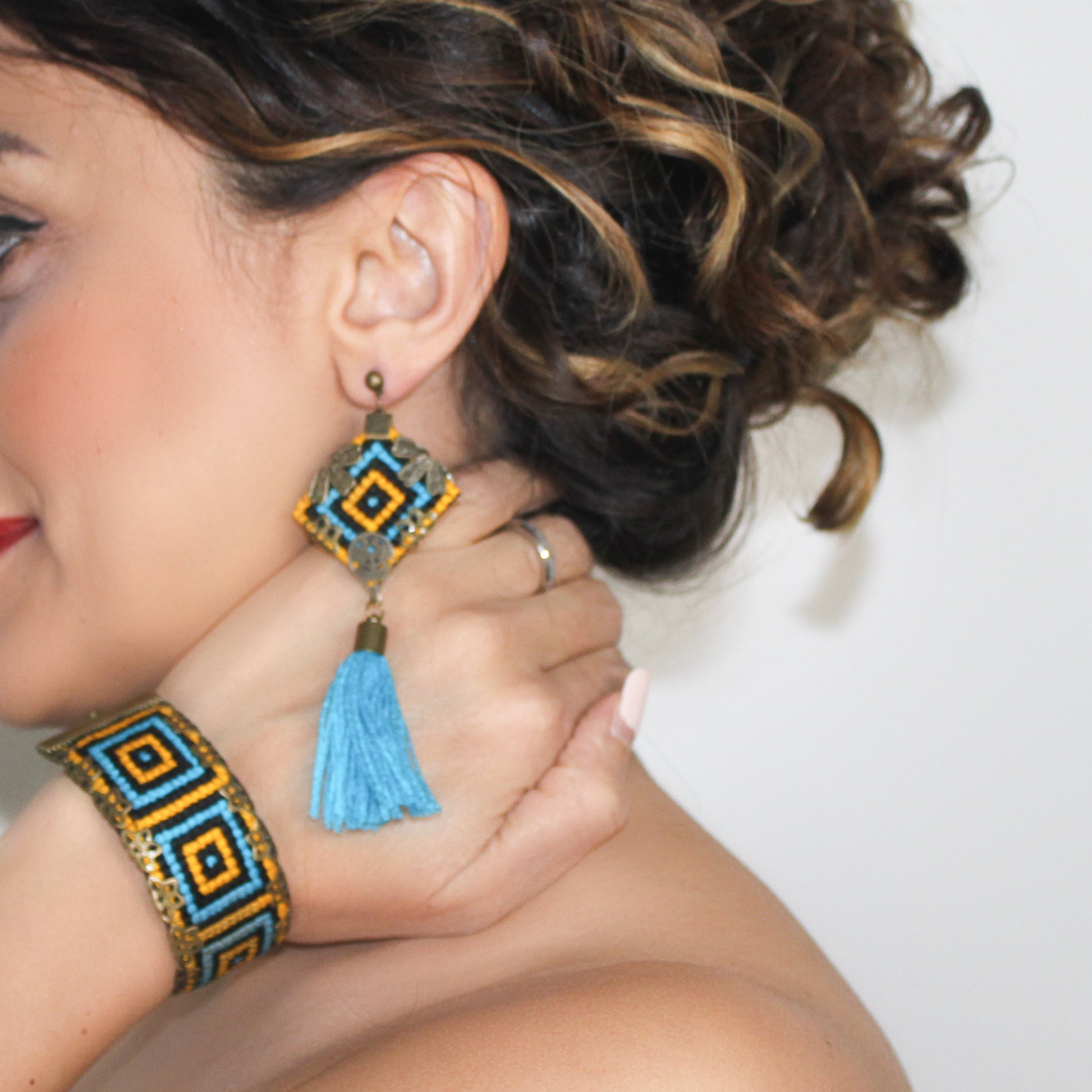 Handmade bracelet, blue, gold